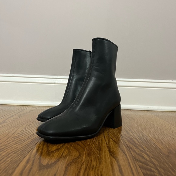 Jeffrey Campbell Troye Boots - Picture 3 of 7